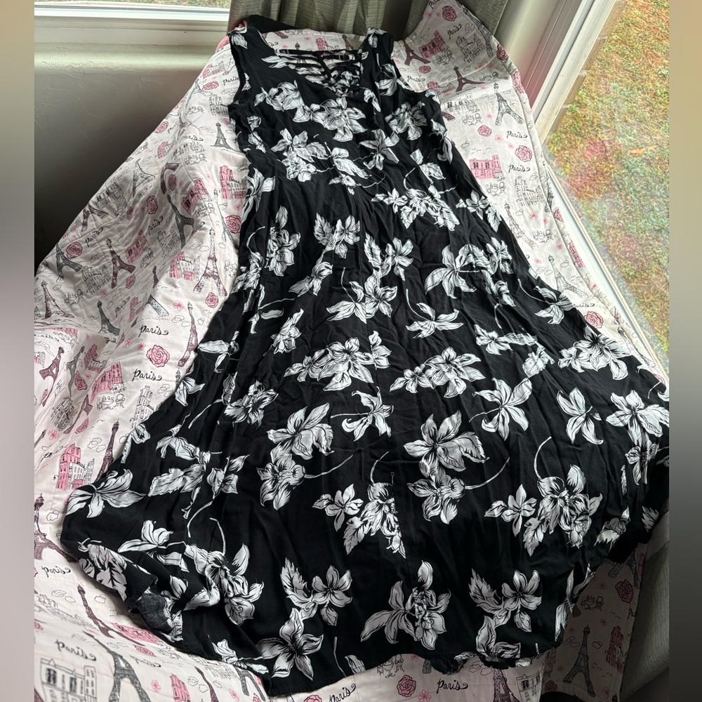 Vintage Floral Black and White Dress